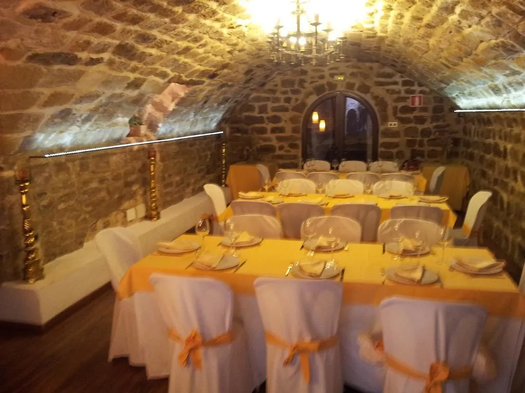 Hotel Las Casas Del Consul 우베다 2*,